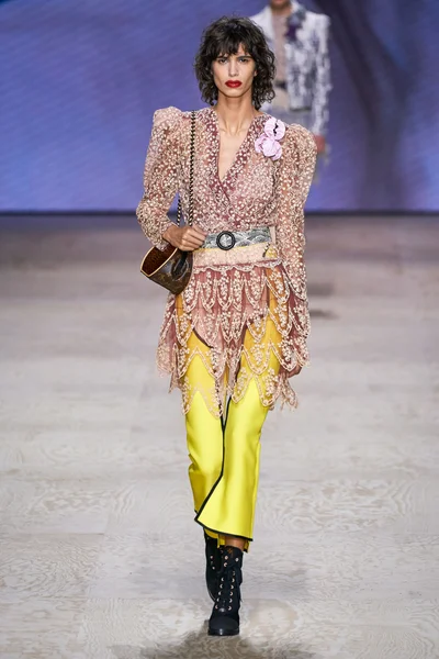 Look 35